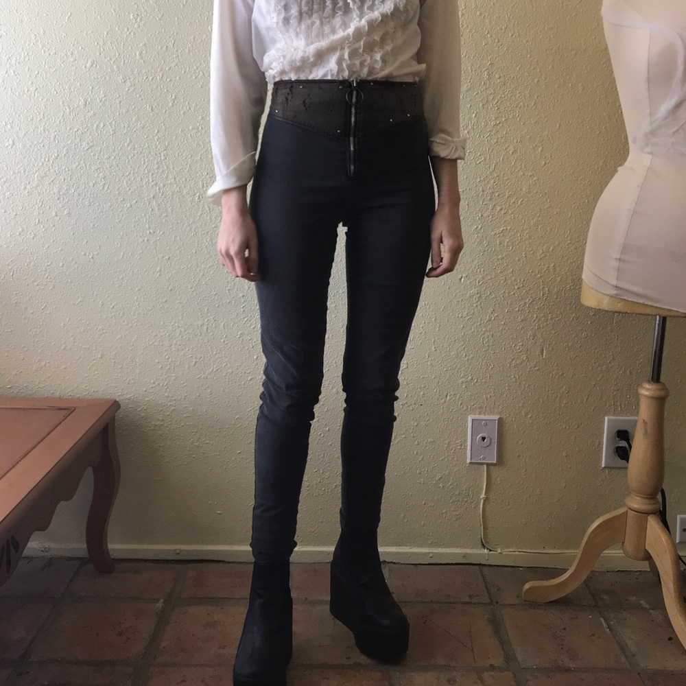 ✨SOLD✨ The Devils Butler Black Denim Jeans